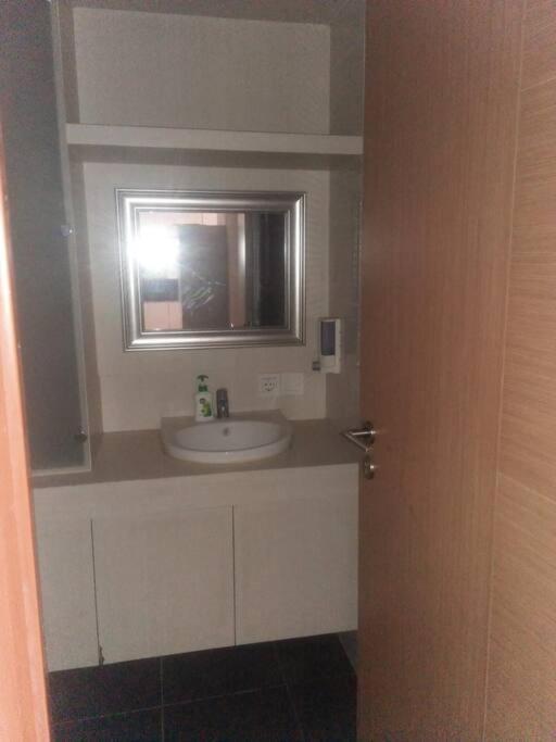 Mg Suite 1Bedroom Apartment By Just Inn Management Semarang Exterior photo